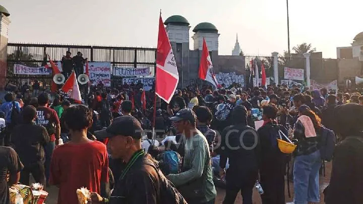 Mahasiswa dan Influencer Serukan Reformasi Polri dalam Aksi Damai di DPR