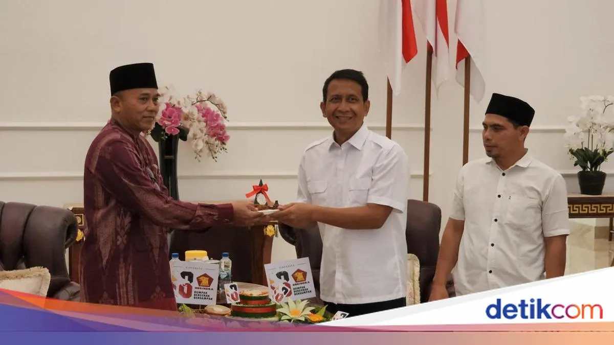 Relawan Santri Bojonegoro Rayakan HUT Gerindra Bersama Bupati