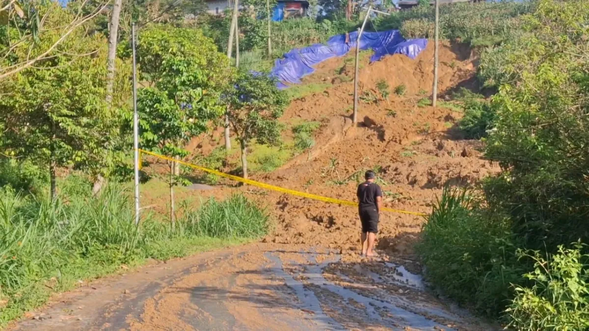 Longsor 100 Meter Putuskan Akses Tulungagung-Trenggalek, Penanganan Terkendala