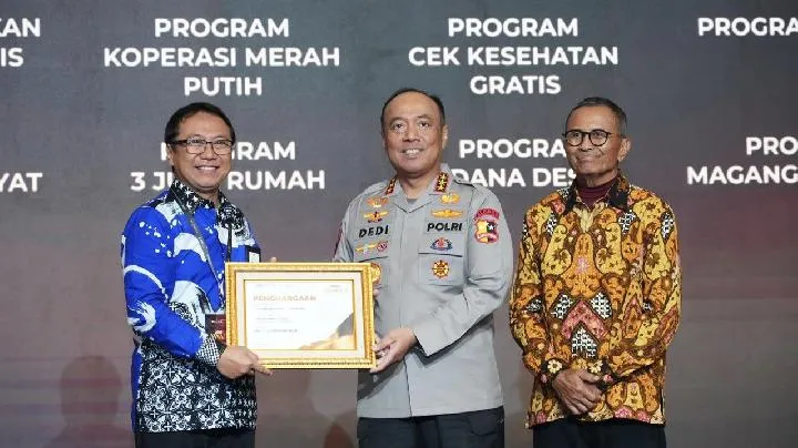 Polri Terima Disway Award 2025 sebagai Lembaga Negara Terpopuler