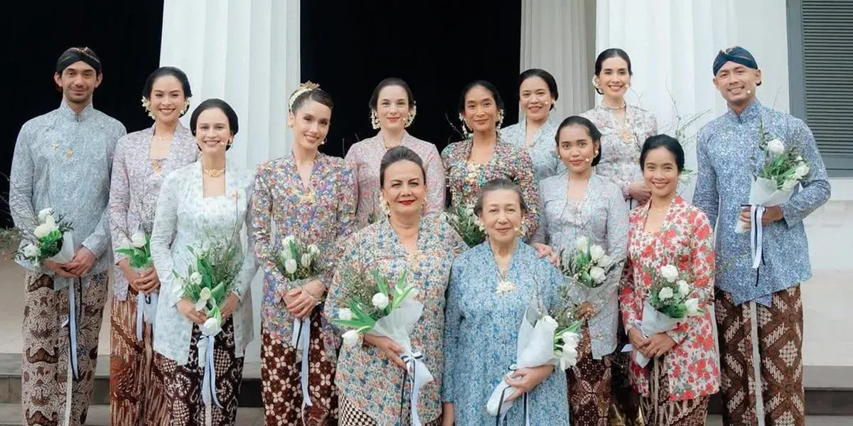 Selebritas Indonesia Rayakan Hari Kartini di Monas
