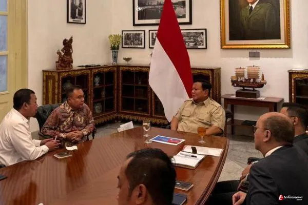 Presiden Prabowo Gelar Rapat Strategis Bahas Stabilitas Politik dan Ekonomi