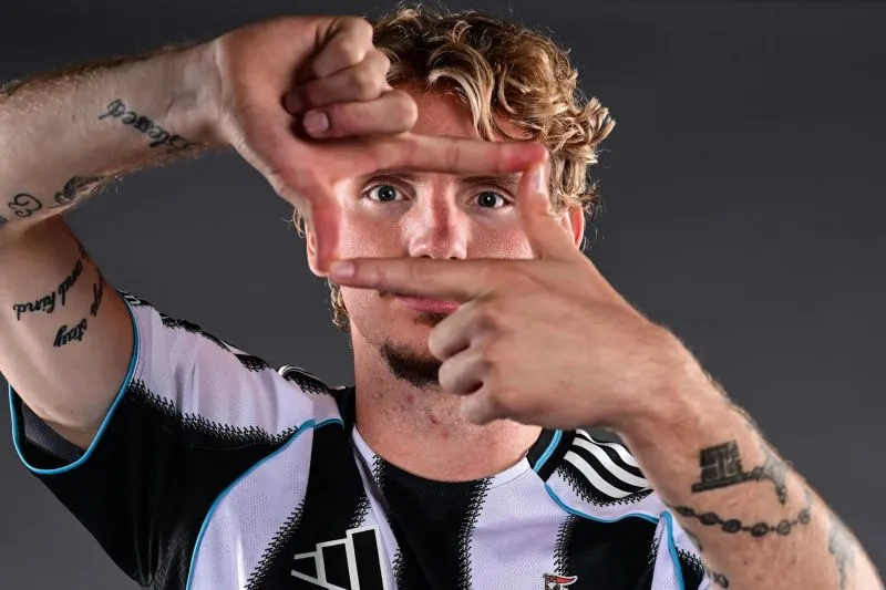 Belanja Transfer Sepak Bola 2025 Capai Rp219 Triliun, Newcastle Datangkan Nick Woltemade