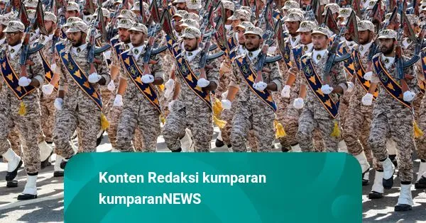 Garda Revolusi Iran Gelar Latihan Militer di Selat Hormuz