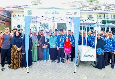 Bupati HSU Serahkan Bantuan Gerobak dan Tenda untuk Dukung UMKM