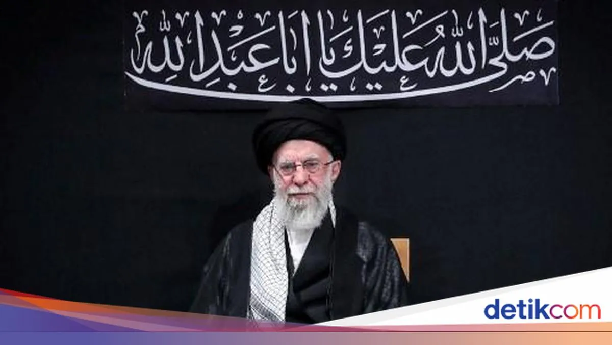 Khamenei Tegaskan Iran Mampu Tenggelamkan Kapal Perang AS
