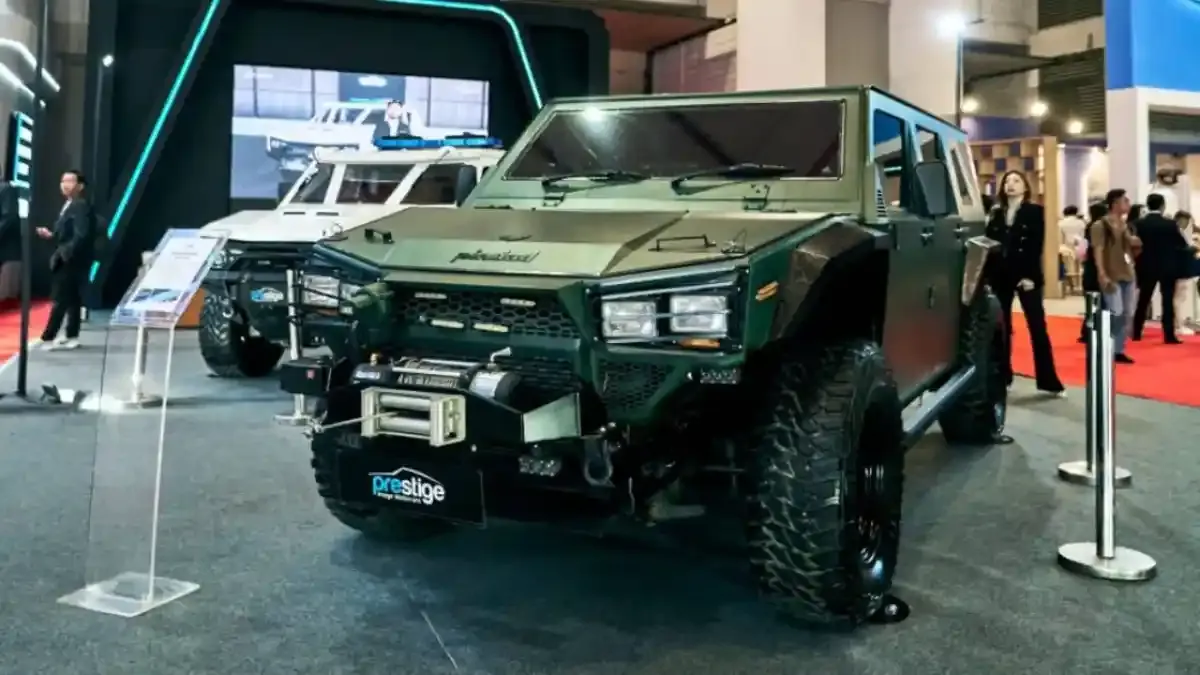Pindad Perkenalkan Kendaraan Taktis Maung MV1 dan MV2 di IIMS 2026
