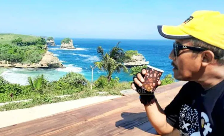 Pesona Pantai Pudak: Surga Tersembunyi di Blitar