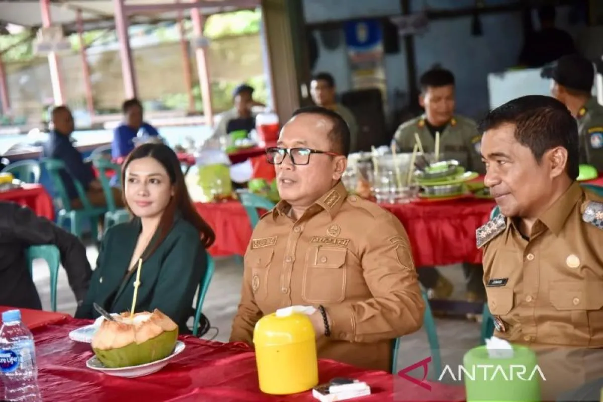 Bupati Kubu Raya Janjikan Penyelesaian Jalan Poros Sungai Kakap pada 2026