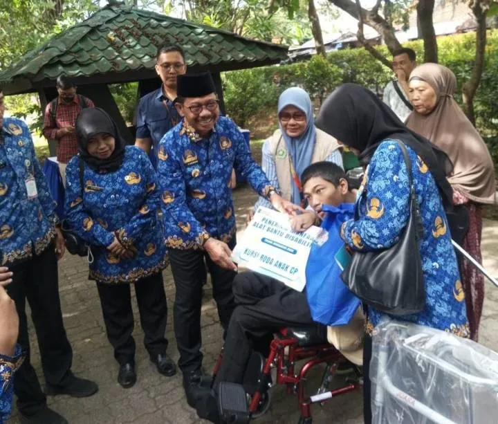 Pemkot Tangerang Sukses Salurkan Bantuan Alat Bantu Difabel di 2025