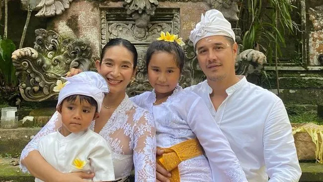 Selebriti Rayakan Hari Raya Nyepi 2025 di Bali