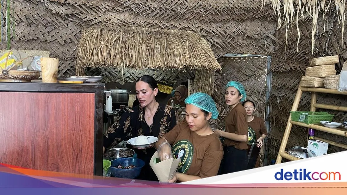 Wayan Macrae, Mantan Finalis Miss Indonesia yang Memulai Bisnis Nasi Campur Khas Bali