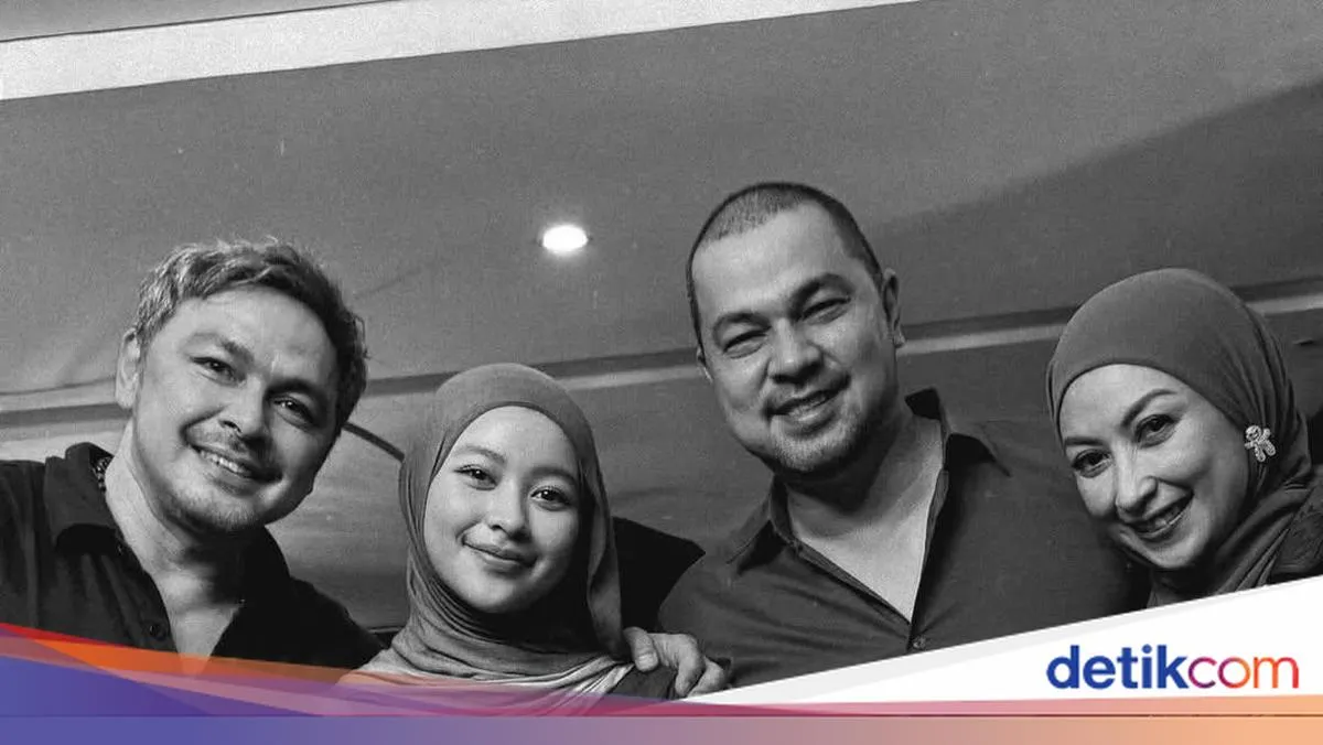 Selebritas Berbeda Agama Rayakan Natal Bersama Keluarga