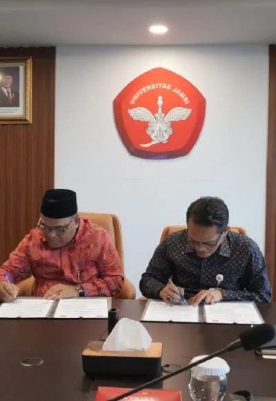 UNJA dan UIN Jambi Resmi Tanda Tangani MoU untuk Kolaborasi Pendidikan dan Riset
