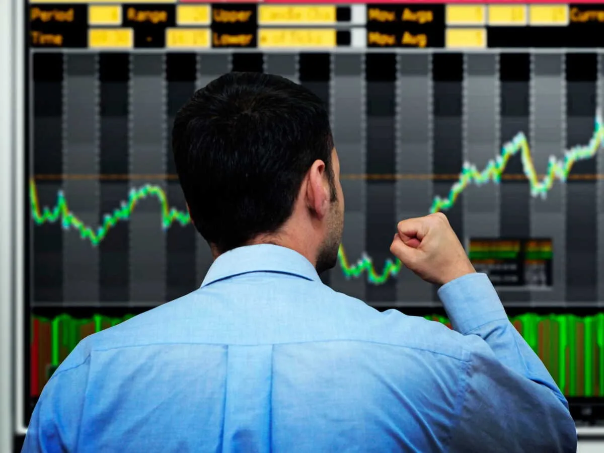CAC 40 Menguat di Tengah Volatilitas, Saham Momentum Tunjukkan Kinerja Positif