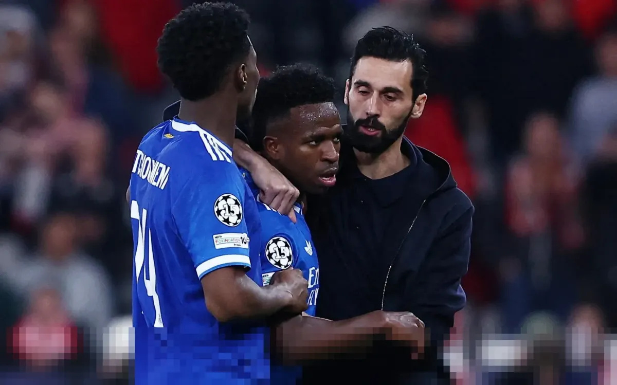 Arne Slot Serukan Perjuangan Melawan Rasisme di Sepak Bola