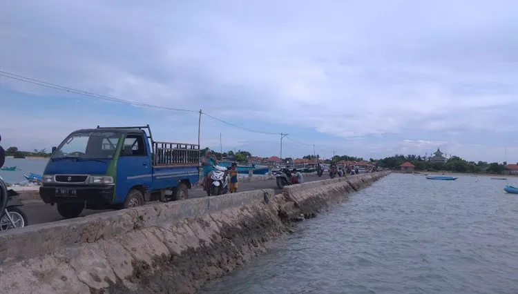Kesulitan Akses Internet Melanda Masyarakat Desa Ketupat di Kecamatan Raas
