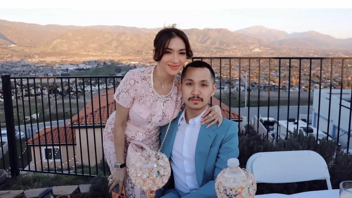 Pesta Ulang Tahun Mewah Angel Karamoy di California Dihiasi Dekorasi Elegan dan Kejutan Romantis