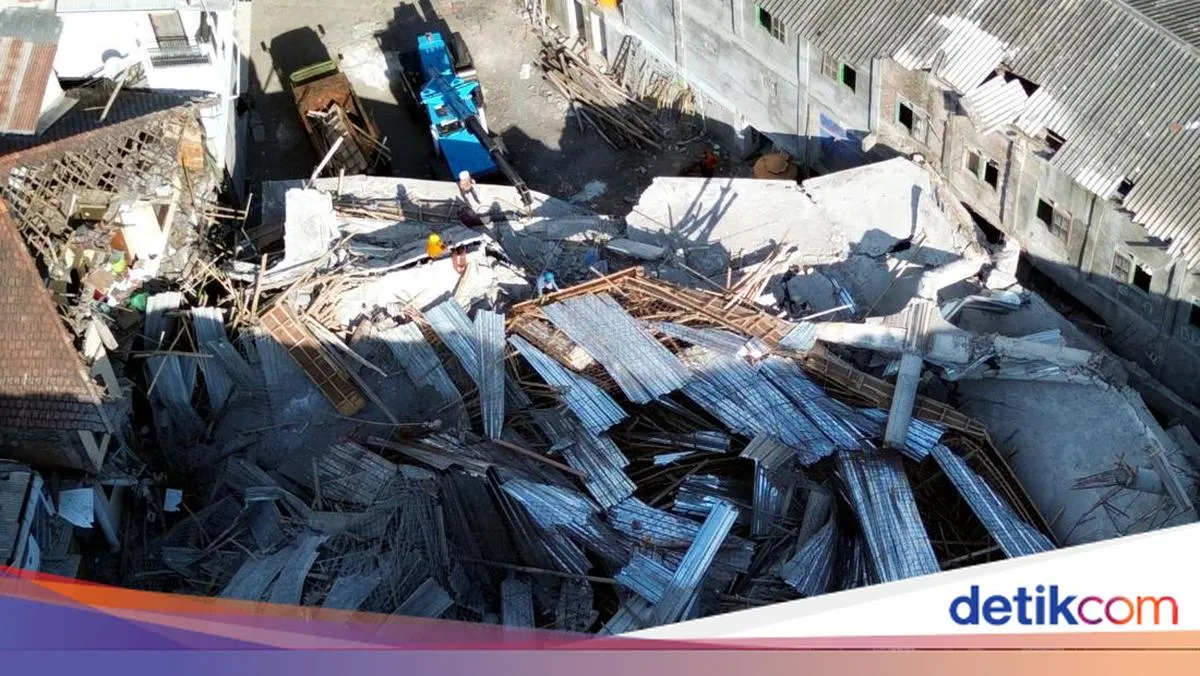 Proses Evakuasi Korban Ambruknya Ponpes Al Khoziny Masih Berlanjut