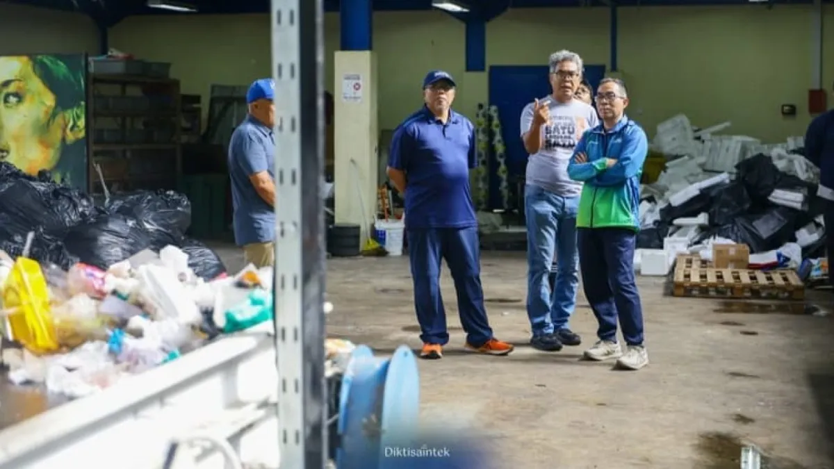 Mendiktisaintek Tinjau Inovasi Pengelolaan Sampah di Kampus