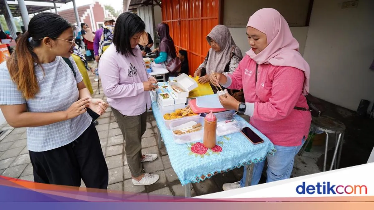 Pembukaan Resmi Sentra PKL Simpang Lima Gumul, Kuota Lapak Ludes Diserbu Pedagang