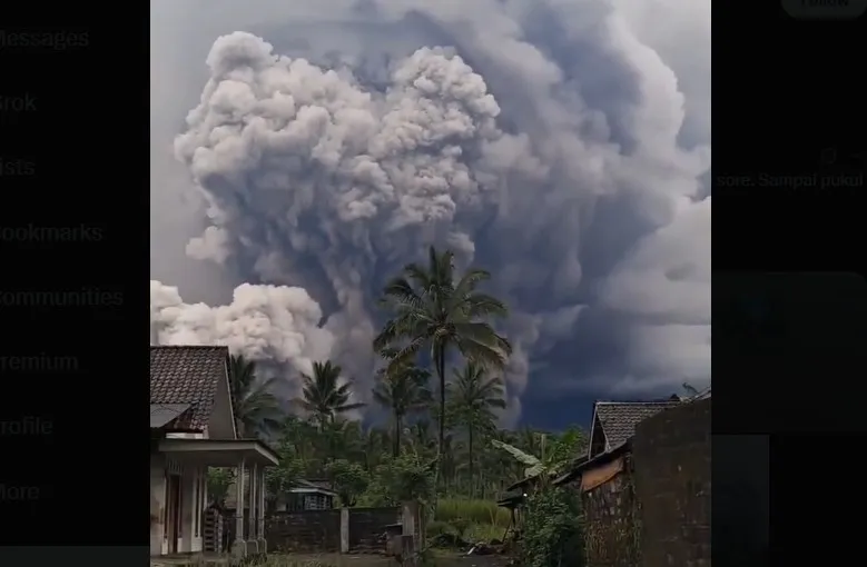 Gunung Semeru Meningkat ke Level IV, Evakuasi Warga Dimulai