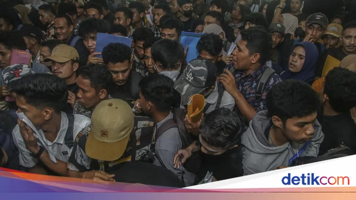 Krisis Lapangan Kerja di Indonesia: Antrean Panjang Pelamar Menandakan Tantangan Besar
