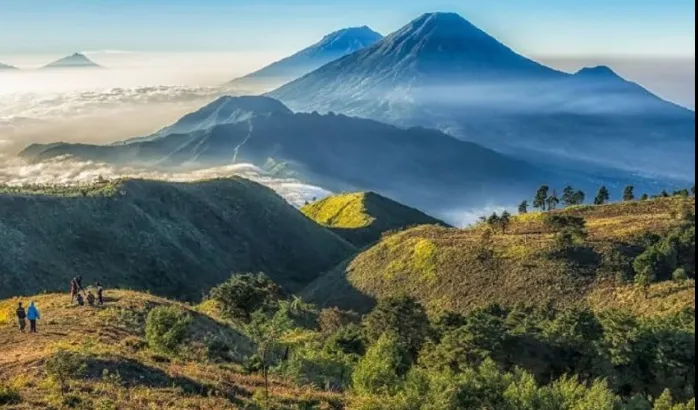 Gen-Z Beralih ke Mendaki Gunung untuk Jaga Kesehatan Mental dan Lingkungan