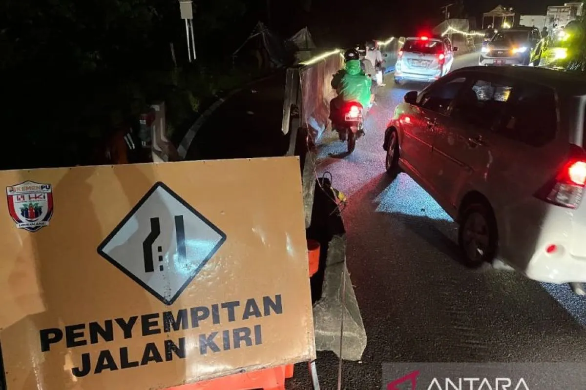 Pengalihan Lalu Lintas Truk BBM ke Jalan Sitinjau Lauik Pasca Longsor di Lembah Anai