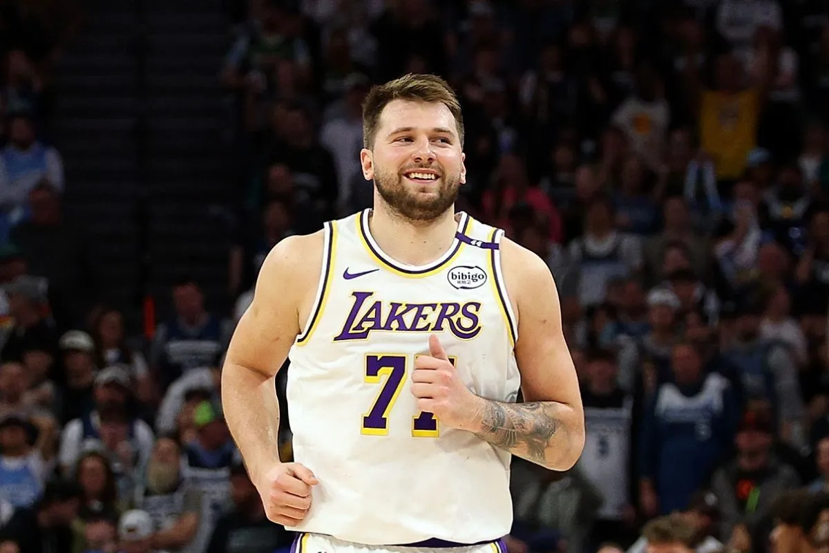 Luka Doncic Jalani MRI Usai Cedera Hamstring Saat Lawan 76ers
