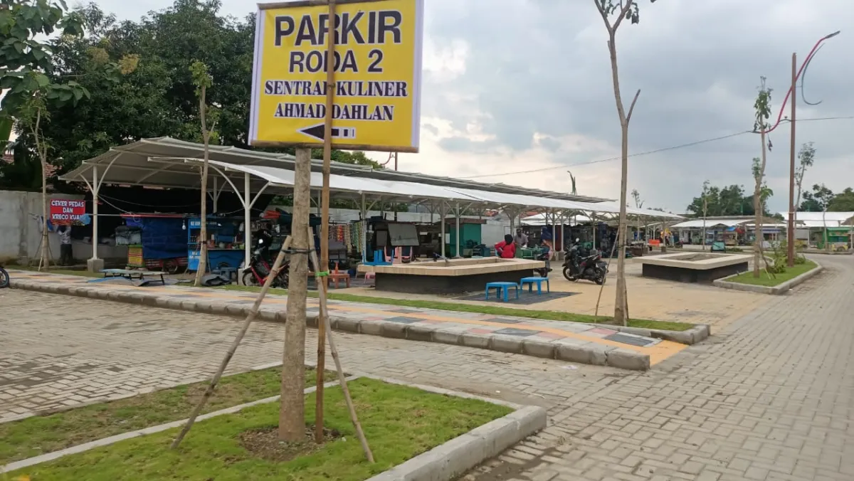 Sentra Kuliner Ahmad Dahlan Menarik Perhatian Warga di Hari Pertama Pembukaan