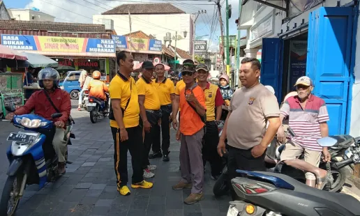 Personel Polsek Kotagede Gelar Jalan Santai untuk Kebugaran dan Silaturahmi