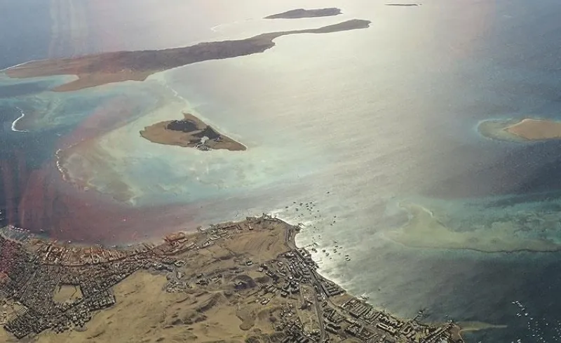 Iran Lakukan Penutupan Sementara Selat Hormuz untuk Latihan Militer