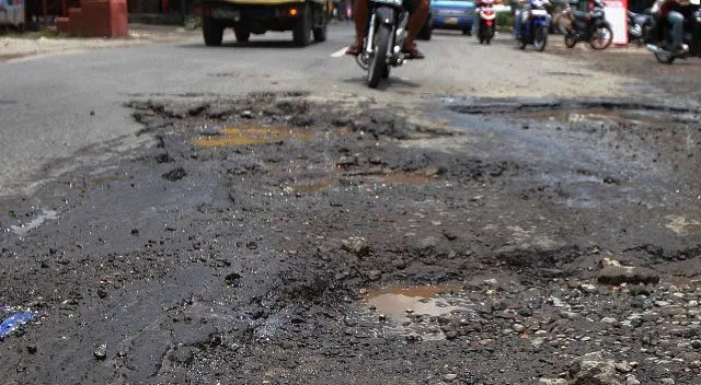 Hak Masyarakat dalam Melaporkan Jalan Rusak dan Tanggung Jawab Negara