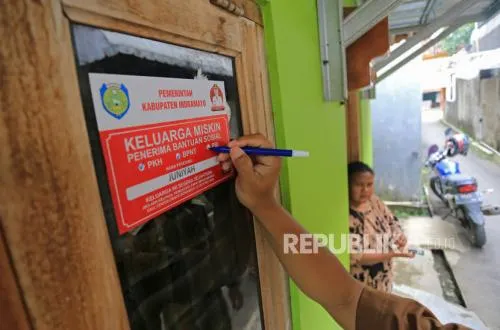 Ratusan Warga Majalengka Mundur dari Bansos Usai Pemasangan Stiker Penanda