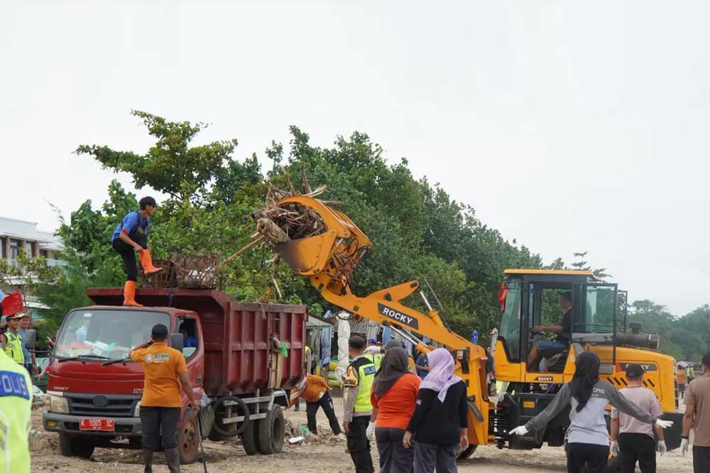 Jepara Kumpulkan Hampir 39 Ribu Ton Sampah dalam Aksi Bersih Pantai