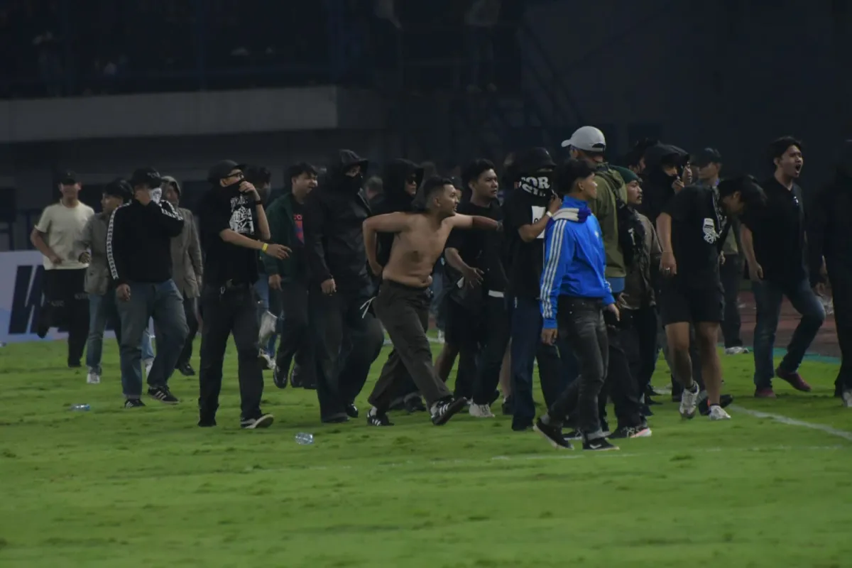 Pelatih Persib Kecewa atas Aksi Oknum Bobotoh Usai Kekalahan dari Ratchaburi FC