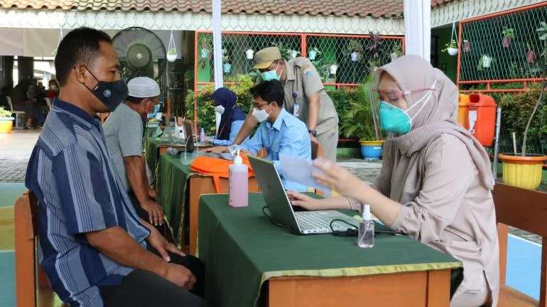 PAM Jaya Luncurkan Sentra Vaksinasi di Kelurahan Semanan, Jakarta Barat