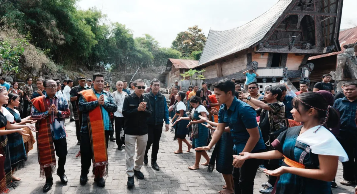 Menteri Kebudayaan Dorong Huta Simarmata Menjadi Cagar Budaya Nasional