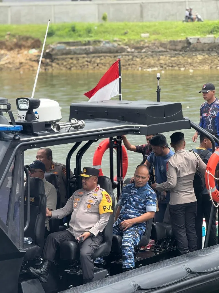 Kapolda Sultra Lakukan Patroli Laut Jelang Ramadan untuk Amankan Pelabuhan dan Wisata