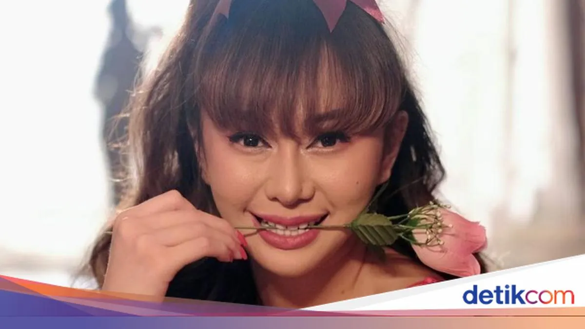 Denise Chariesta Sindir Ayah Kandung Melalui Permintaan Angpao