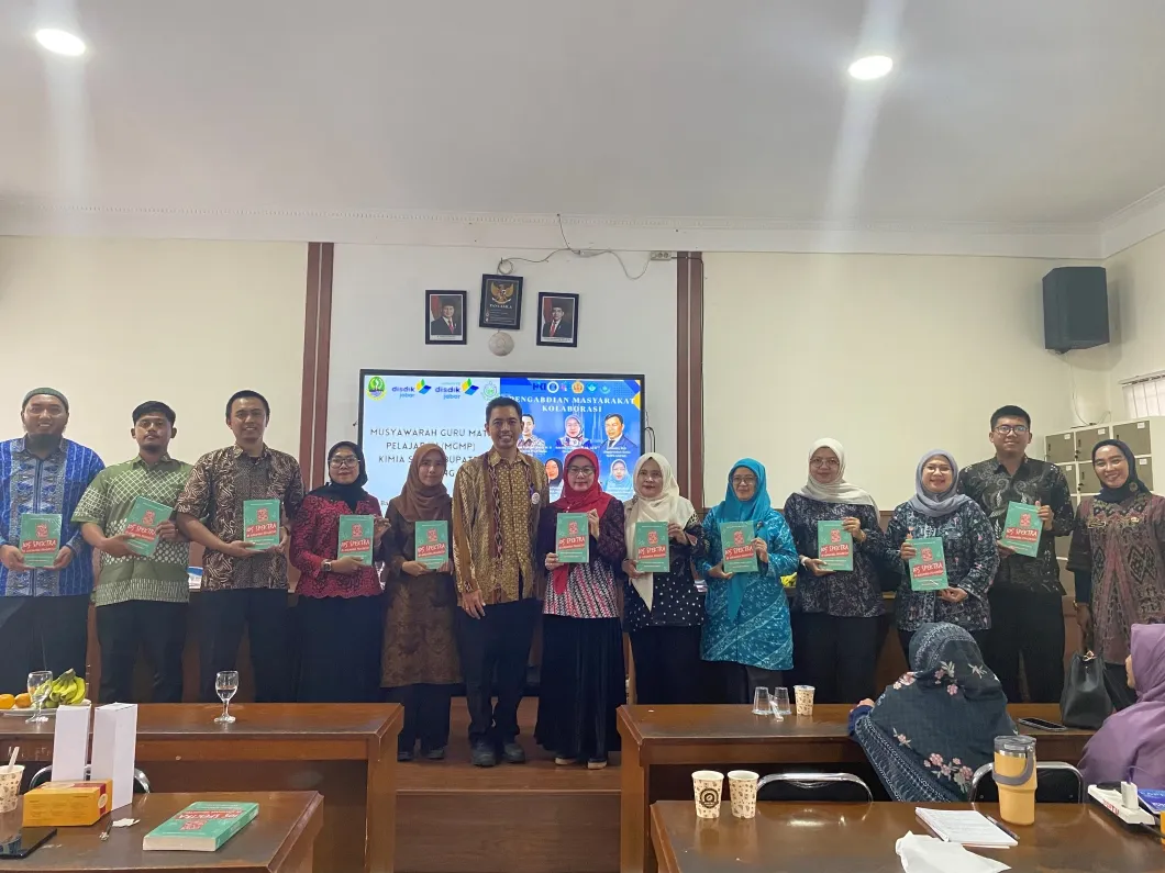 Kolaborasi ITB dan UNPAD Tingkatkan Kompetensi Guru Kimia di Bandung