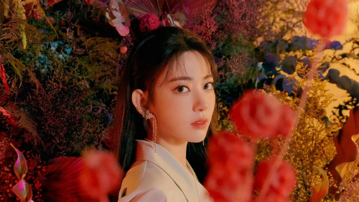 Miyawaki Sakura Ungkap Perbedaan Budaya Idola J-Pop dan K-Pop