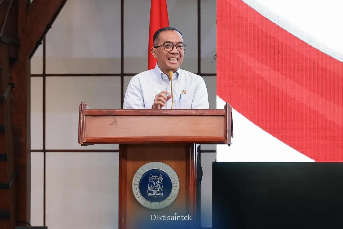 Mendiktisaintek Ajak Perguruan Tinggi Optimalkan AI untuk Transformasi Pendidikan