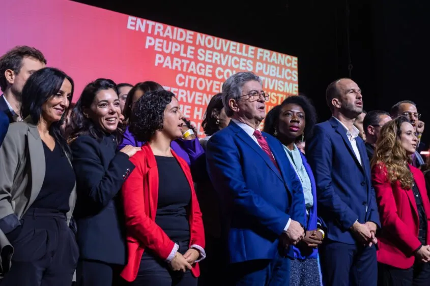 Kementerian Dalam Negeri Klasifikasikan France Insoumise sebagai Ekstrem Kiri, Memicu Kontroversi