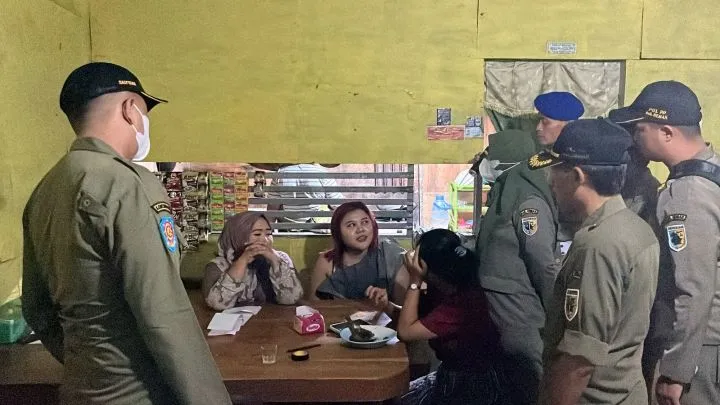 Warga Kembangan Tolak Gubuk Karaoke Liar yang Ganggu Ketenteraman