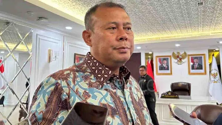 DPR Panggil Mendikdasmen Usai Tragedi Siswa SD di NTT