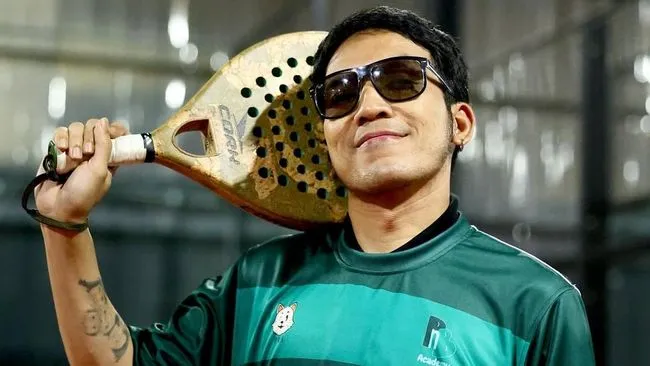 Artis Indonesia Muslim Keturunan Tionghoa: Menggali Identitas di Dunia Hiburan