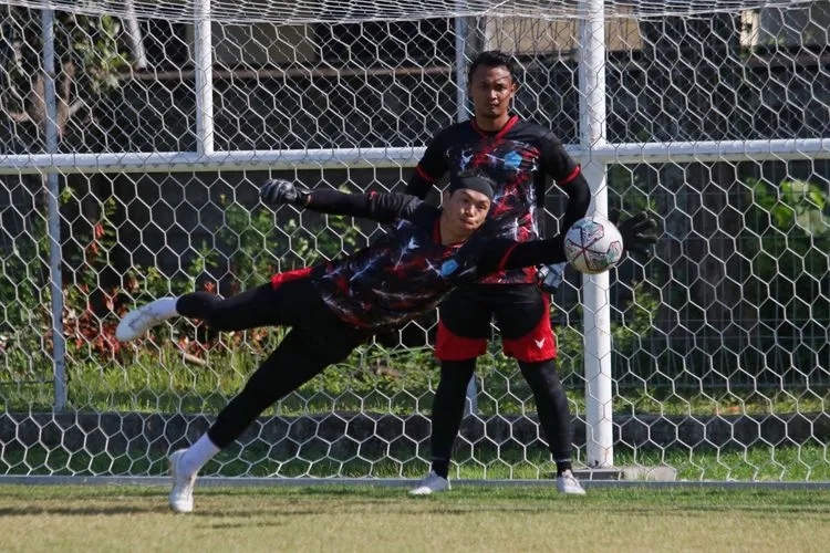 Pelatih Kiper PSBS Biak Belum Tentukan Penjaga Gawang Utama