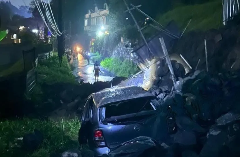 Longsor di Sariwangi Timbulkan Kemacetan 2 Kilometer